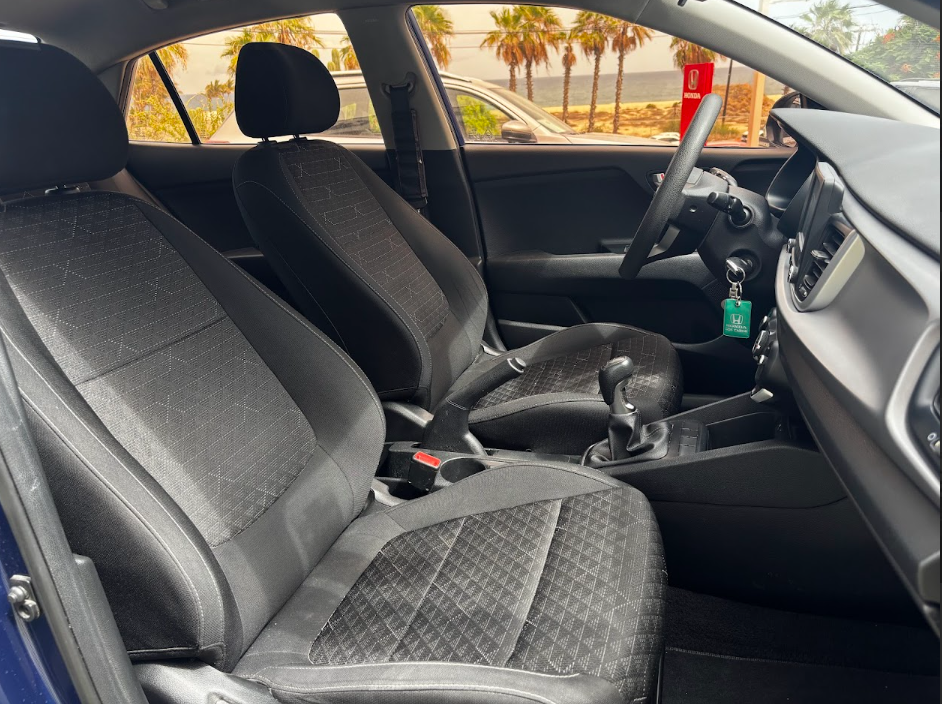 KIA Rio Frente 21